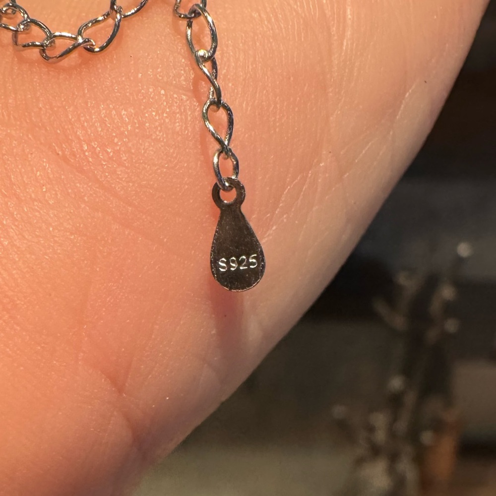 Elegant Silver Necklace with Moissanite Pendant - Picture 5 of 6